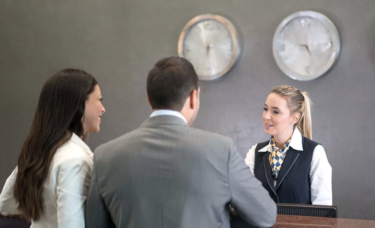 atendimento-bilingue-na-hotelaria